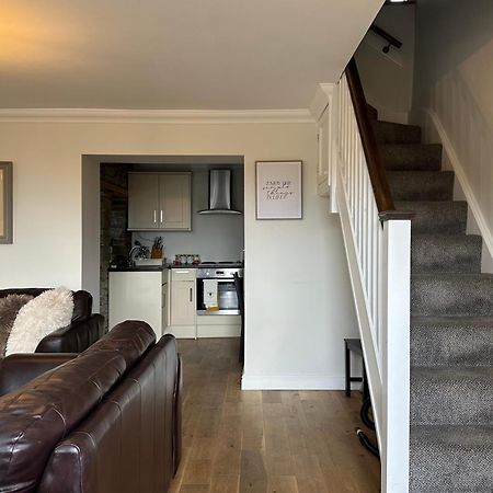 The Cosy Cottage Retreat! Perfect For Contractors, Relocators, Getaway Llantrisant  Εξωτερικό φωτογραφία